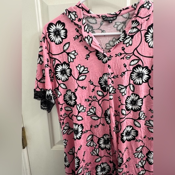 Floral Pink and Black Women's Sleepwear shorts Set - Picture 6 of 12